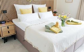 Getaway Apartment mit Balkon - Ruhiges Business-Apartment - Messe DUS&Airport